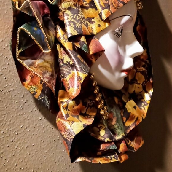 Dynamic Vintage Art Deco Ceramic Mask Brocade Lady Wall Hanging - Picture 2 of 15
